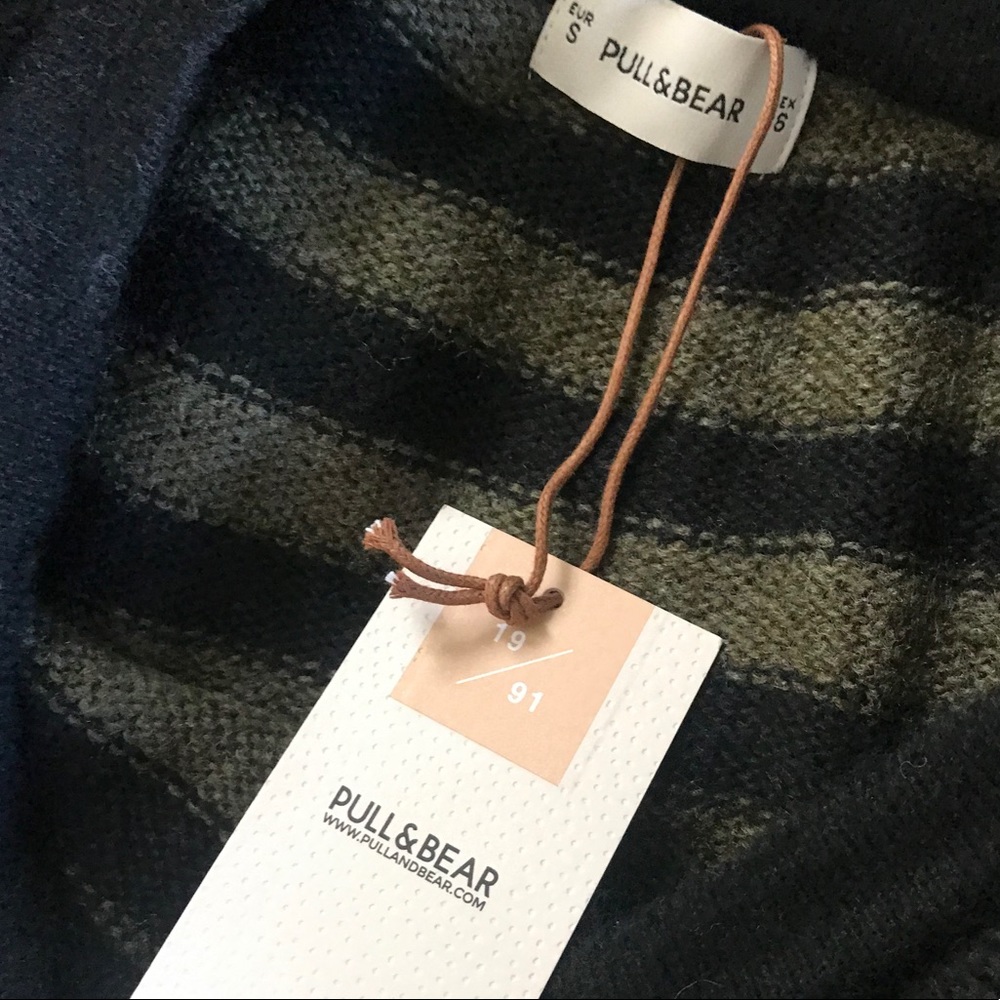 NWT PULL and BEAR Sweater